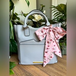 Steve Madden Pebbled Vegan Leather Crossbody Handbag Tote w/Floral Twilly